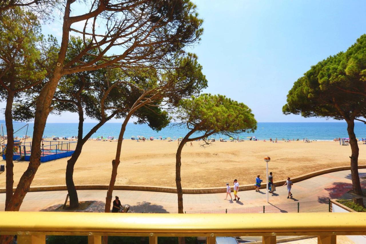 Playmar Litoral Costa Dorada - Only Families Apartment Cambrils Exterior photo